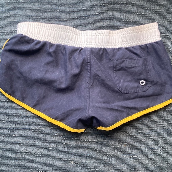 Corona shorts size S - Picture 2 of 4